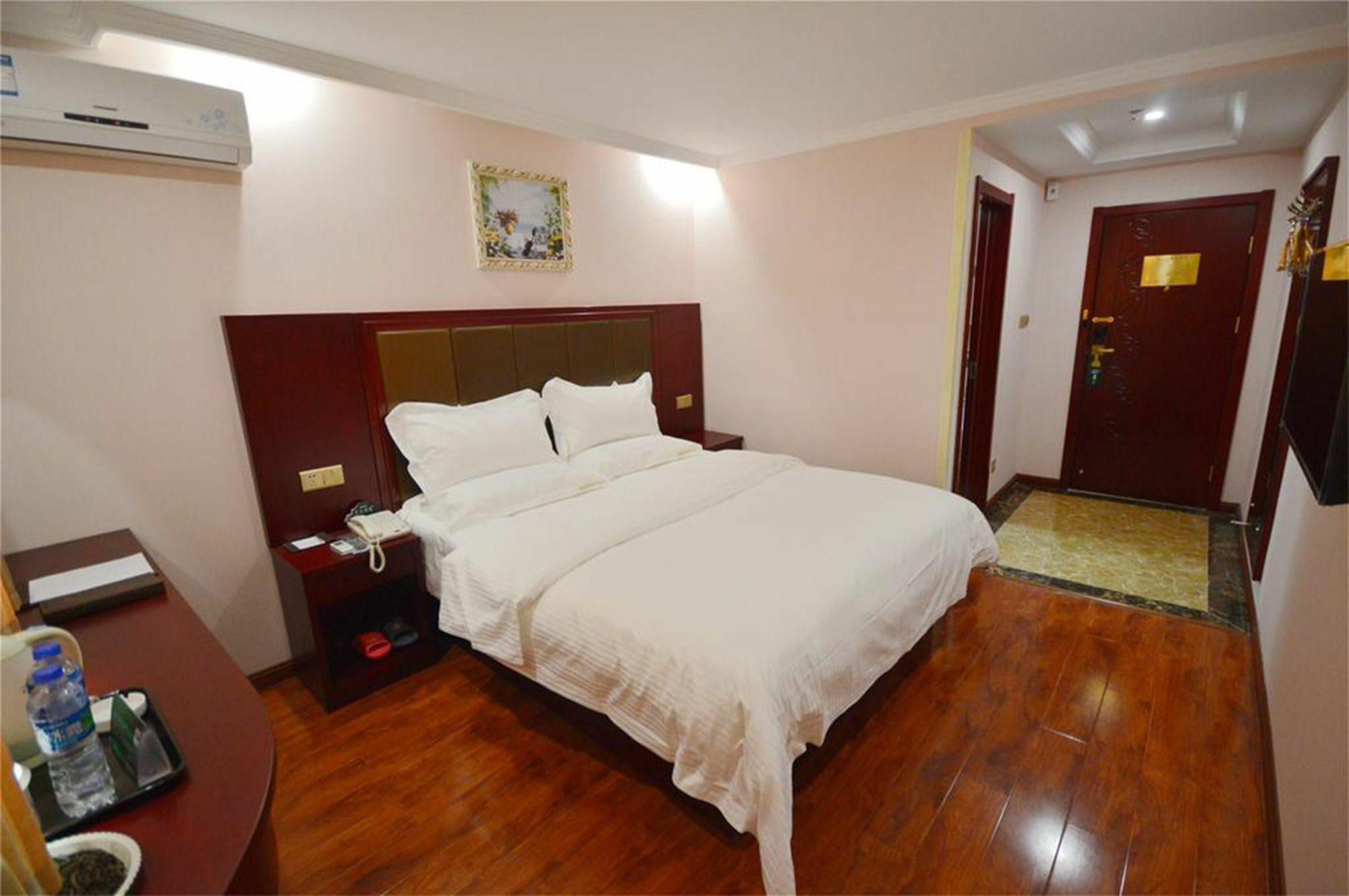 Greentree Inn Zhejiang Taizhou Tiantai Bus Station Express Hotel Dış mekan fotoğraf